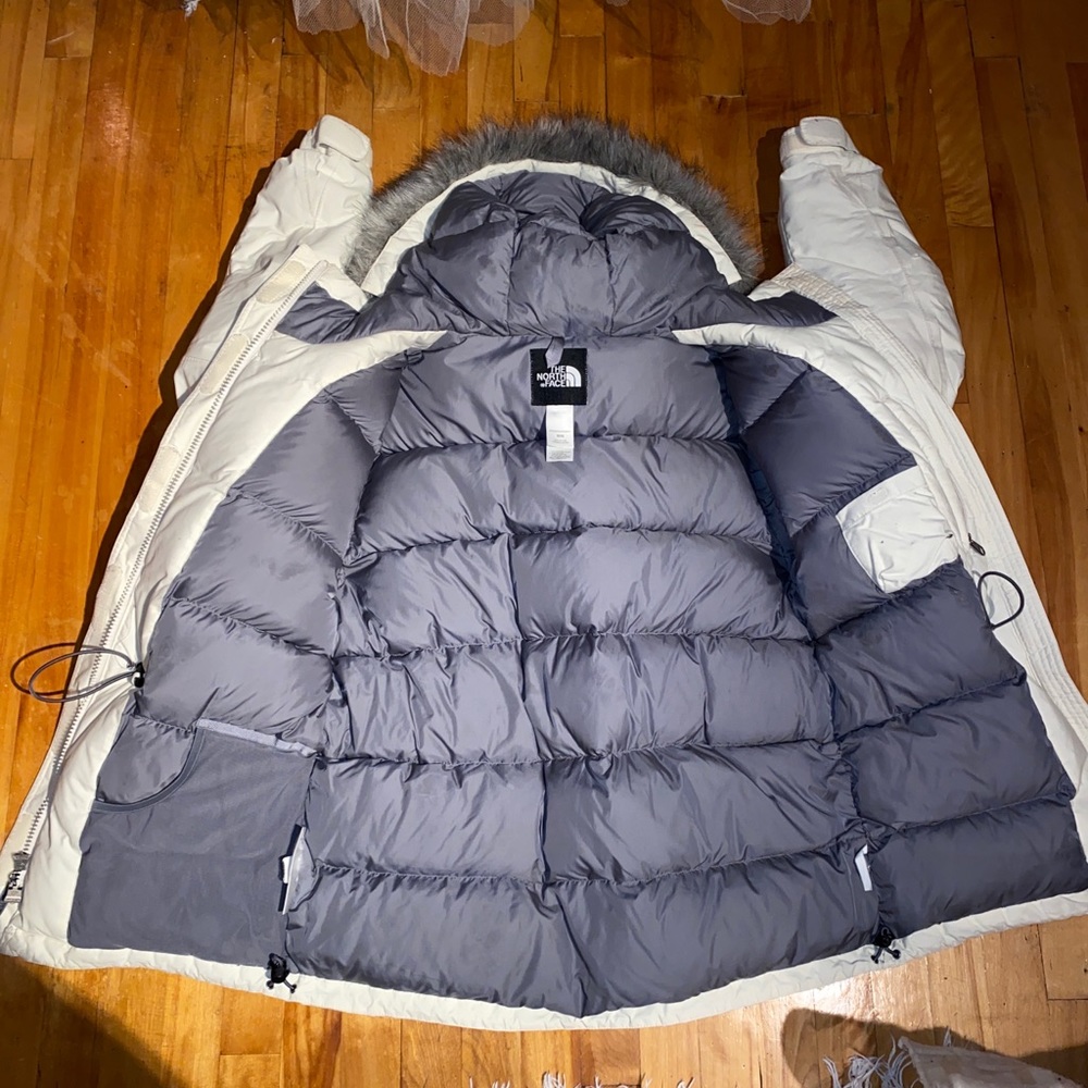The North face White-tan McMurdo Parka Down Jacket size M - Picture 10 of 16